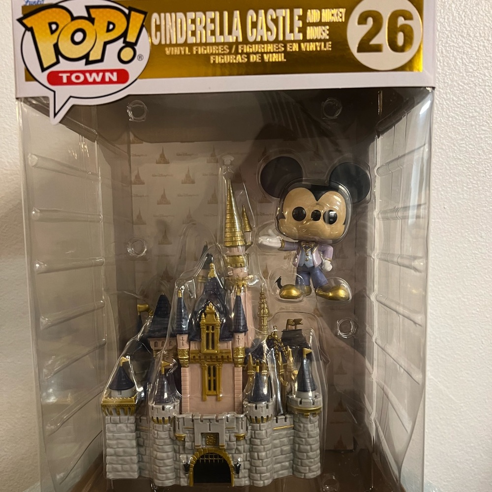 FUNKO TOWN Cinderella Castle with Mickey Disney World 50th Anniversary